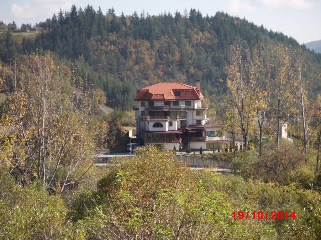 Семеен Хотел Кристал Smolyan Exterior photo